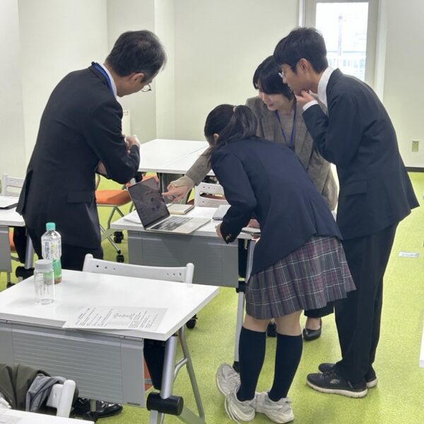 生徒・大学教員交流の様子