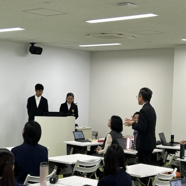 助言する寺嶋教授